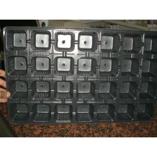 Compra BANDEJA PLÁSTICO NEGRO DE 28 ALVEOLOS (1 Unid.) en la tienda online Fito Agrícola